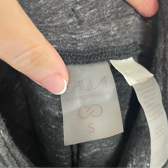 CALIA By Carrie Underwood Outfit Set Gray Two Piece Leggings Size Small - Picture 5 of 11